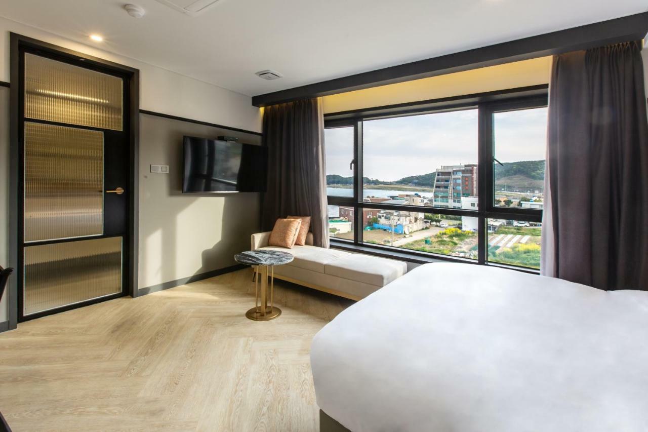 Brown Dot Gijang Yeonhwari Hotel Busan Ngoại thất bức ảnh