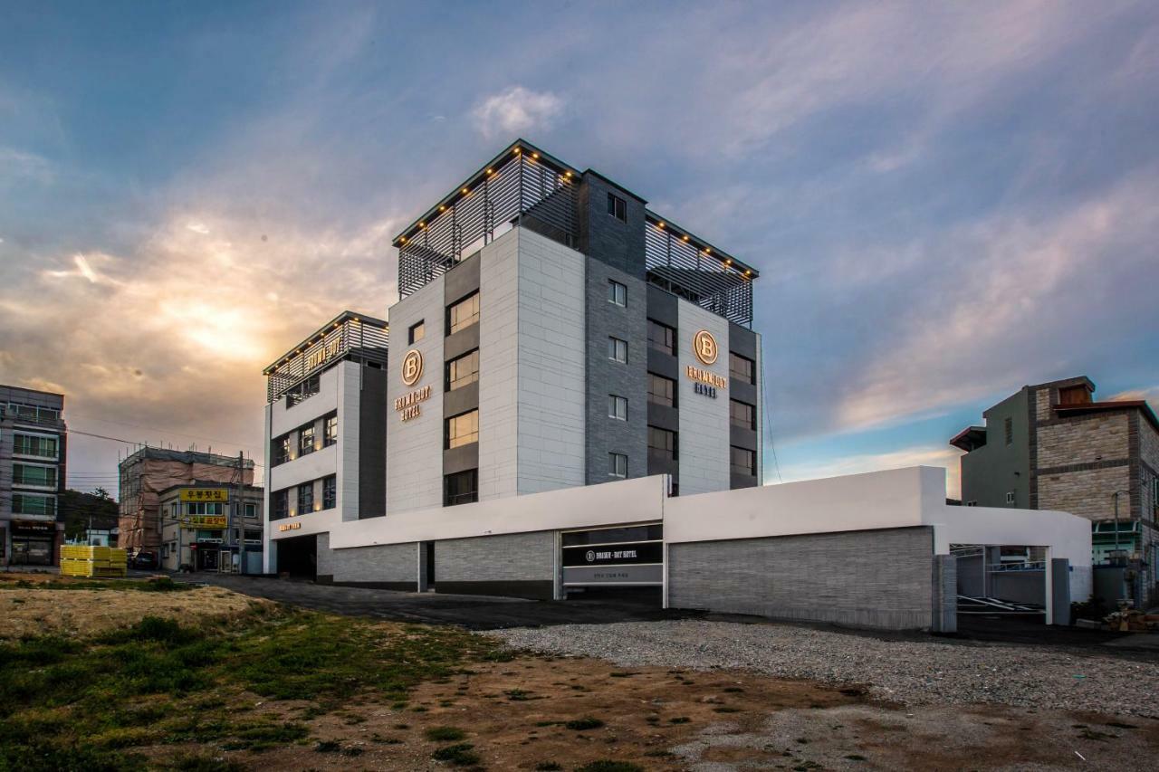 Brown Dot Gijang Yeonhwari Hotel Busan Ngoại thất bức ảnh